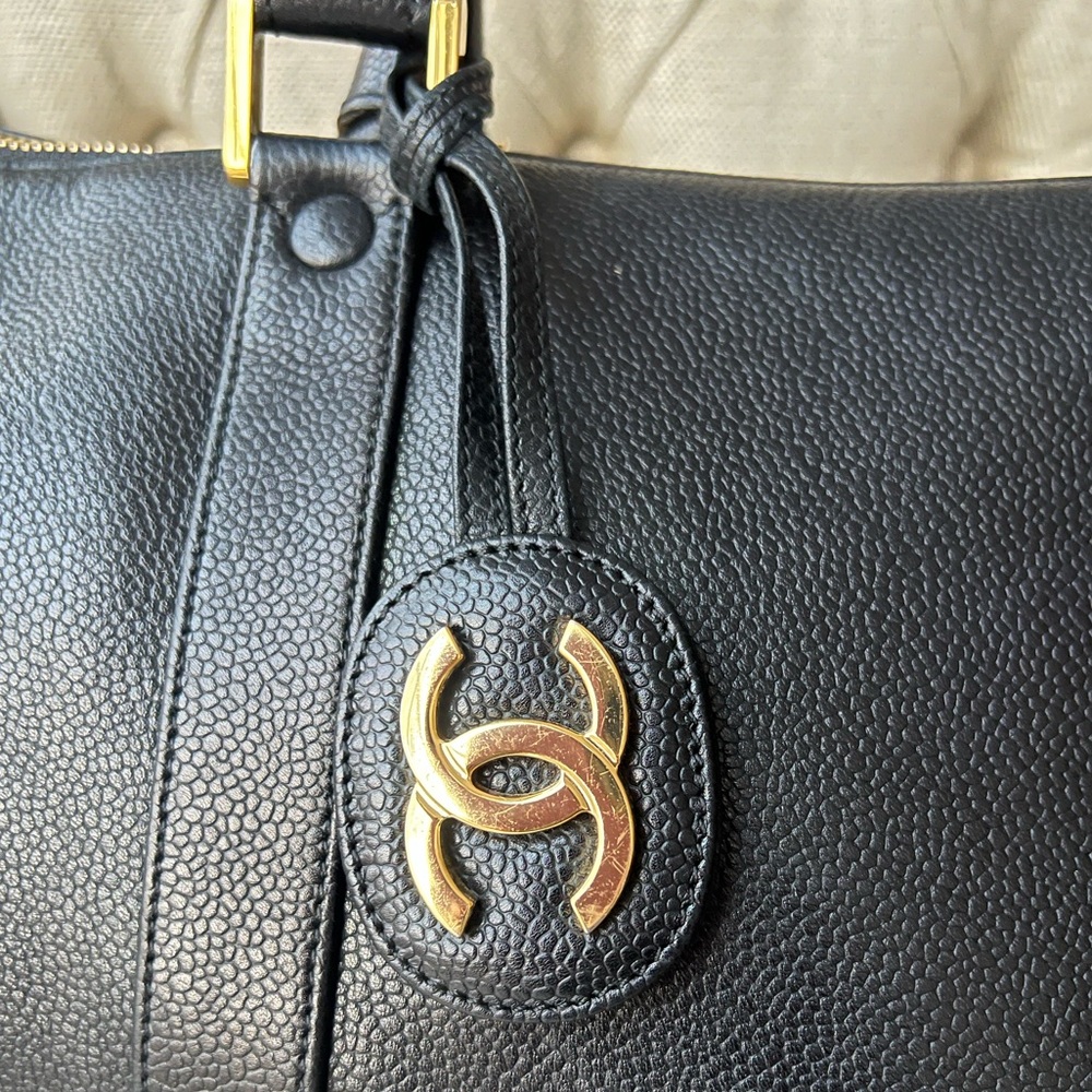 Authentic Vintage Chanel Caviar Boston bag - Picture 9 of 17